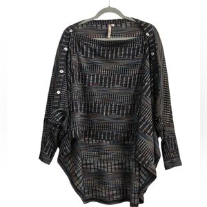 Comfy USA | Boat Neck High Low Top Large Black Multicolor Minimalist